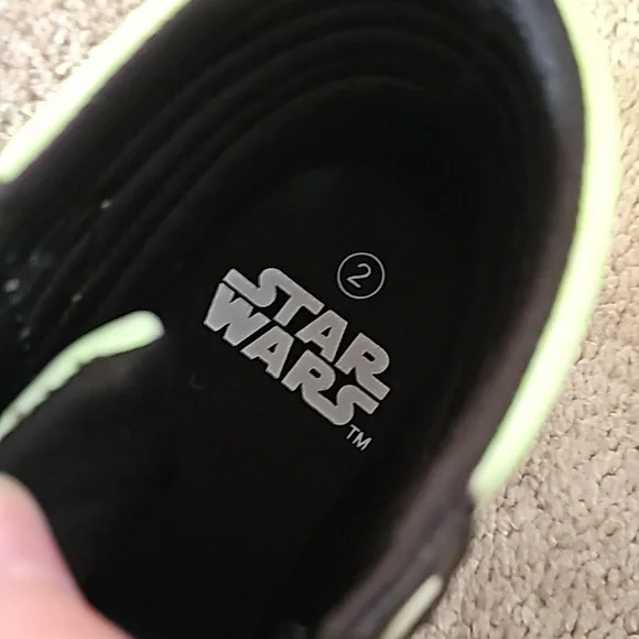 Star Wars Baby Yoda Sneakers - Picture 6 of 6